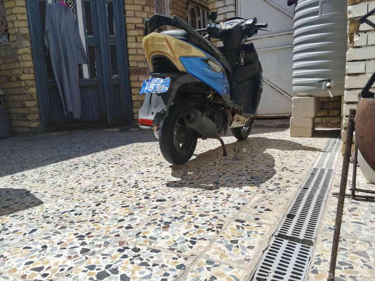 دراجة جامبو F16 دراجة نضيفة من كل النواحي وكلشي شغل بيهة سعرهة 300 التوصل على الوتساب ***********
