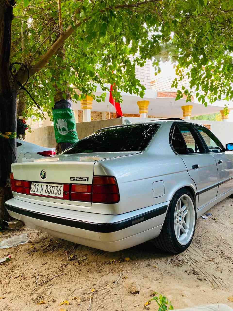 Bmw 525 (1990)إصل سنويةوبليتة
وارد ألماني 
رقم بغداد إنكليزي بسمي شخصياً هزه موجوده مداور ربع ساعه
 سلايد روف 3 طكات
جام 4 كهرباء 
كشنات كهرباء 
حماوة ثابته ع الميل
مكينه كبس عدله المرغوب نشطه كلش
كير حاويه وارد ألماني ضمانه بعده بي
بدنتها موس لا محمله معجون ولاخياس
نصبتها واضحه بالصور 
57$
كربلاء 
***********
