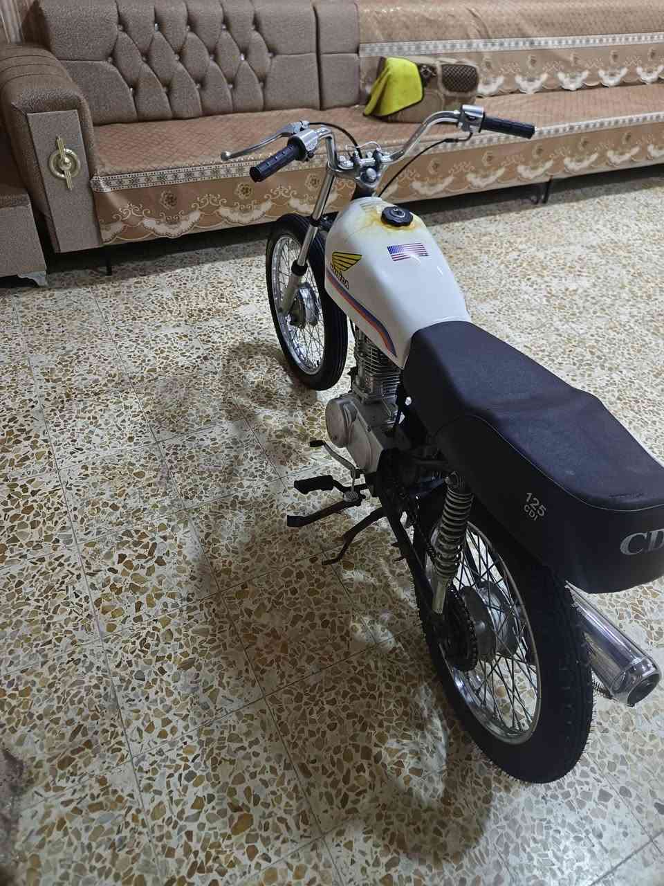 دراجه اربع كير كلك كلك كلك رقم شاصي موجود اوبليته موجوده شاصي 16ووراقه ضاعت دراجه عوزه غراض بصيطه محرك عل سحك صاله شهر متروكه دبلات جديد دراجه حلوه سعره 500اوبيه مجال الموشراي ليتعبني 

‏‪***********‬‏واتساب
