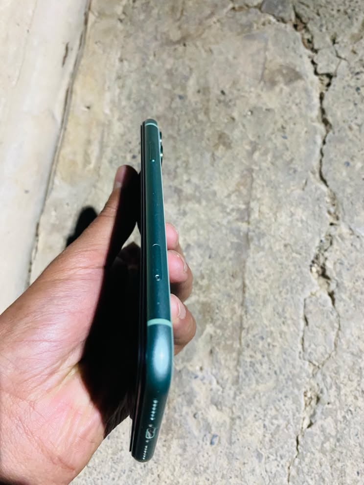 السلام عليكم جهاز ايفون يدعش عادي مبدل شاشه اصليه ثلاث خيارات فيس ايدي واكف دبل سيم 128 
يرهم مراوسه
 
السعر 200 قفل قفل قفل 🔒