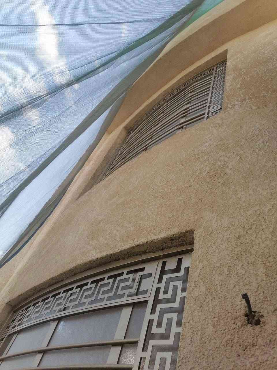 السلام عليكم ، بيت للبيع مساحة 100 متر طابو زراعي سند 25 اقرار محكمه وكاله ام الصوره  البيت بلزعفرانيه شارع الكهرباء بزراعي دور الشرطه قرب سكله ابو علاء السعيدي خدمات ماء وكهرباء  يحتوي البيت على استقبال ومطبخ وصاله كبيره وغرف نوم عدد 2 وتكدر اسوي الغرفه الثالثه و3 حمامات عرض الشارع 10 متر البيت فول مواصفات بناء درجه اولى وجميع صور البيت موجوده اثناء مرحله البناء البيت جديد اي استفسار هذا رقمي ***********
