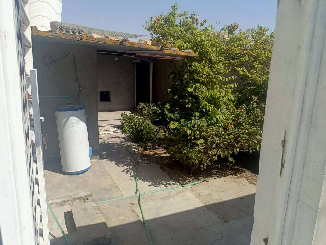 مجمع السيدة رقية • ٧٥م • قطعة أرض