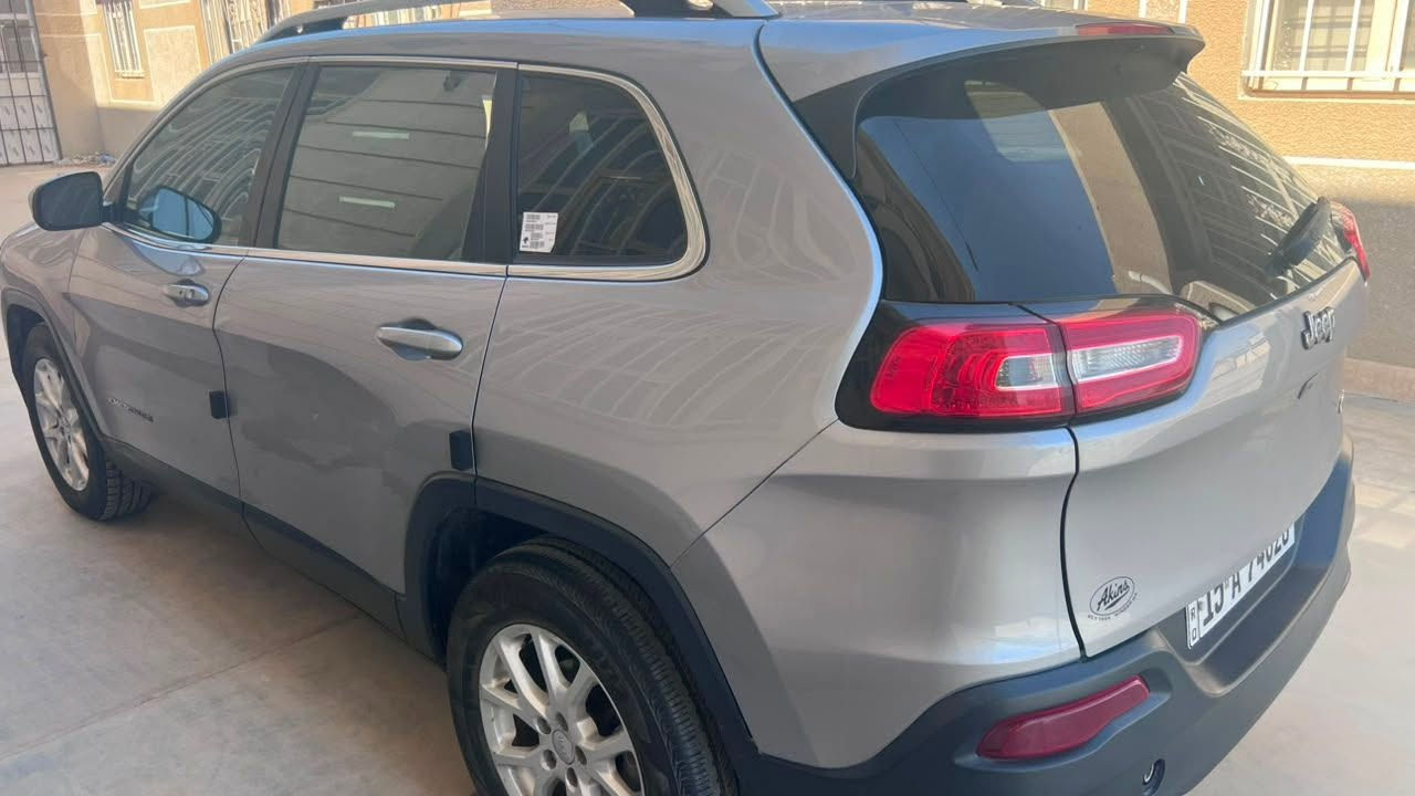 جيب للبيع او مراوس قطعتين صبغ بدون داخل 2018  محرك 2400 گير محرك  صدر تبريد كله تمام رقم انبار للاستفسار اتصال ع رقم ***********
