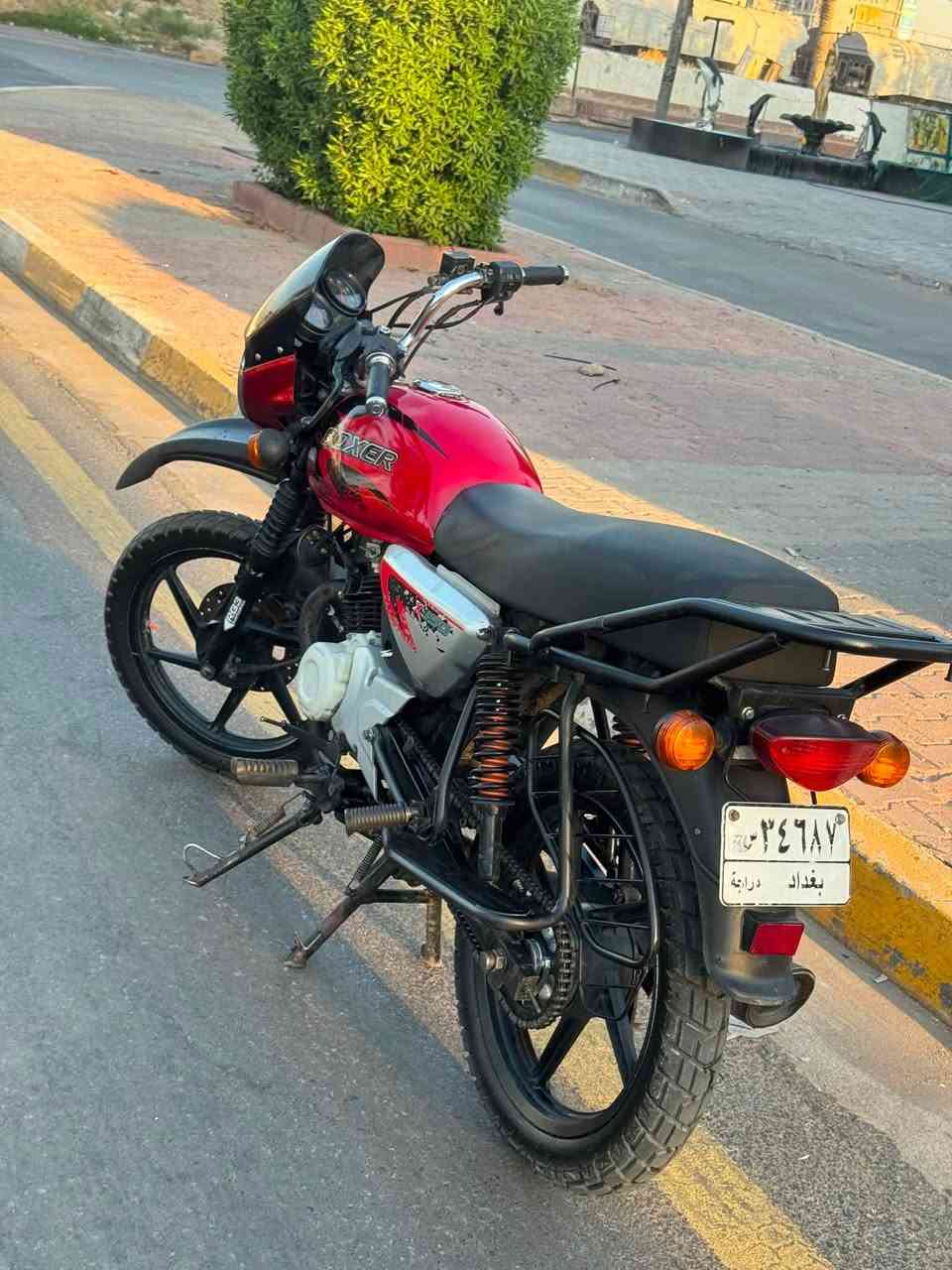 السلام عليكم بوكسر جبلي موديل 23مرقم بغداد لوحه وسنويه تحويل شوكت ميعجبك دراجه نص نكره ونضيفه مابيها نقص 

مفتوحه مره وحده وكالة شرط تخم تاير جديد لايت زنون 

دهن امزويل رايدها ب1950 بيها مجال مكاني بغداد الحريه *********** متواجد واتساب واتصال
