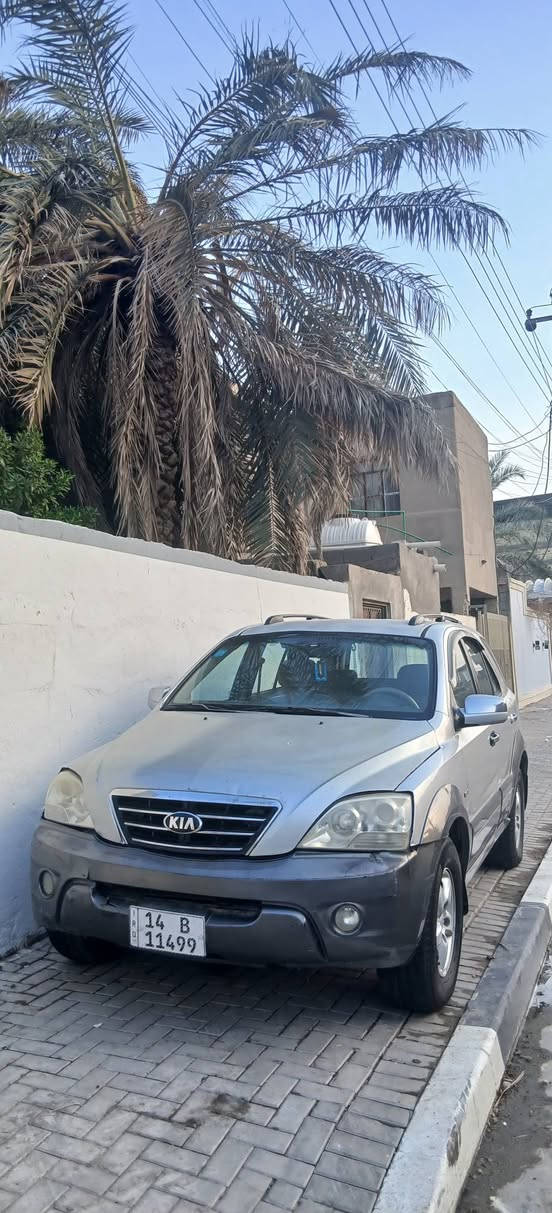سورنتو ٢٠٠٩ رقم بصره بأسمي السياره جاهزه محرك ٦سلندر ابلادي ما مفتوح بيه ولا قطعه السياره خير من الله السعر٨٥ ورقه او بيها مجال  ***********
