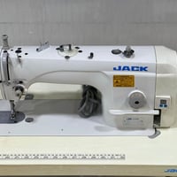 مكينة خياطة • Jack 9100 • مستعملة ٦ أشهر