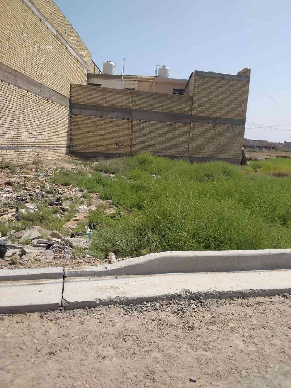 السلام عليكم قطعه ارض للبيع المساحه 300 متر الواجه 15 والنزال 20 المكان بغداد الثعالبه حي المرتضى نهايه البزل الرقم ***********
