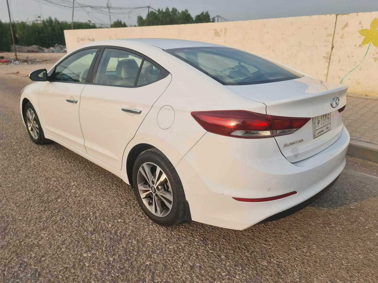 النترا 2018
بدون صبغ فقط بارد قليل جدا بالچاملغ الايمن 
فول مواصفات عدا البصمة
141,000 km
مكانها النجف
للاستفسار ***********
