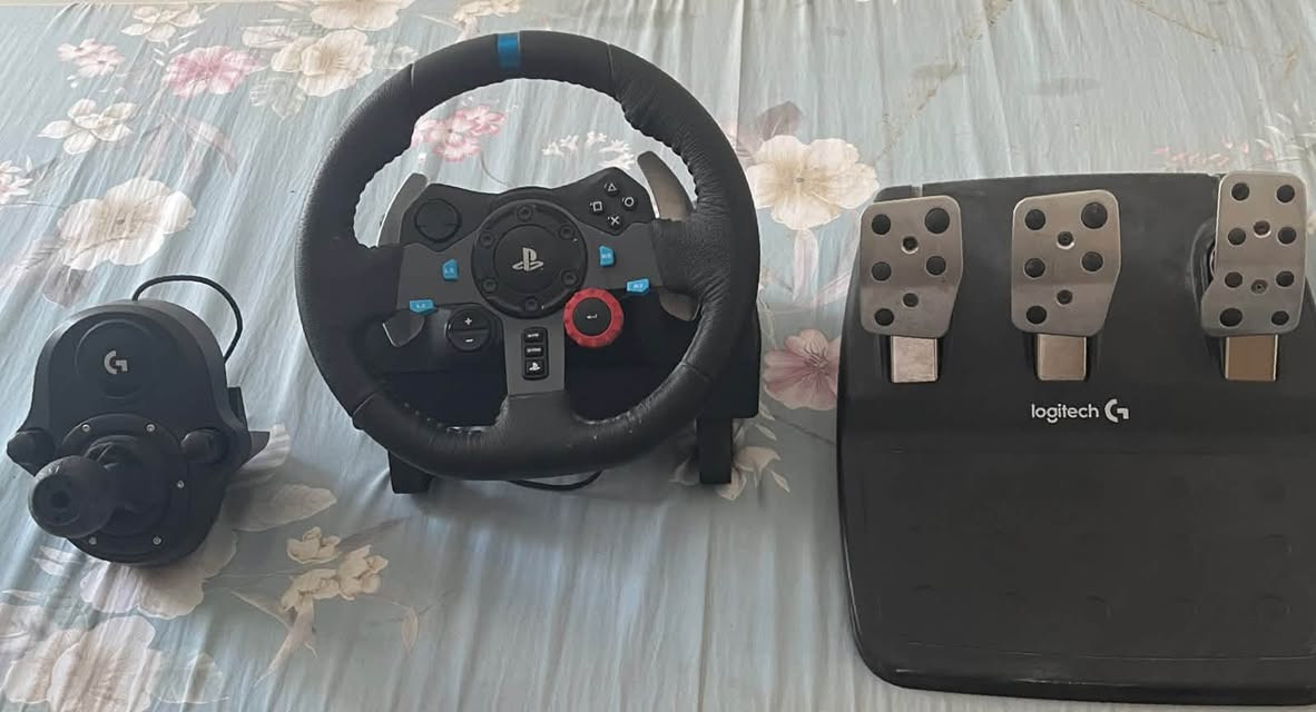 دركسون لوجتك 29 مع كامل ملحقات
استعمال قليل جداً
يدعم ps5/pc/ps4
السعر 275 وبي مجال
مكاني بغداد
***********
