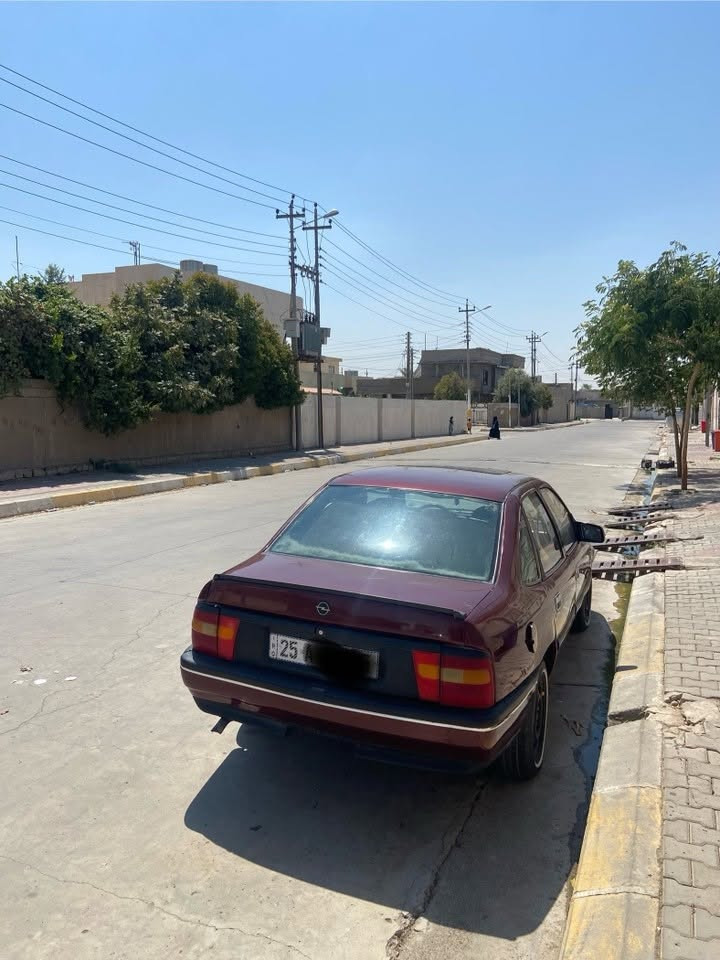 السلام عليكم اخوان فكتره موديل1992محرك20كير محرك بل شرط السياره معمره وجاهزه مال جناي ترايك للبصره غرفتها حلوه السياره تأخذها ربع متصرف عليها الله يشهد سياره حيل حيل حلوه رقم كركوك مشروع وطني الماني سنويه لل31ابنهايته فتحه سقف أبواب صاج دفتر بانزين بس تستلمه سعر35 ال شراي يتصل ***********
