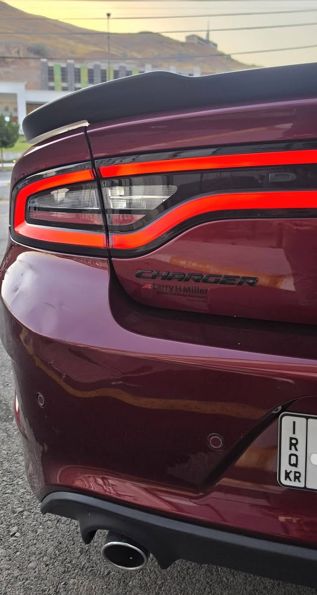 جارجر 2023  GT  ( الأصدار الأخير ) LAST CALL 
جي تي بلاك ايدشن 
ماشية 40 فقط
6 سلندر تو ويل 

بيها قطعتين صبغ 

رقم دهوك بأسمي 
رقم وهزة وسنوية كله جديد 

السعر : 218 وبيها مجال 
مكان السيارة دهوك 
***********
***********
اتصال أو واتساب
