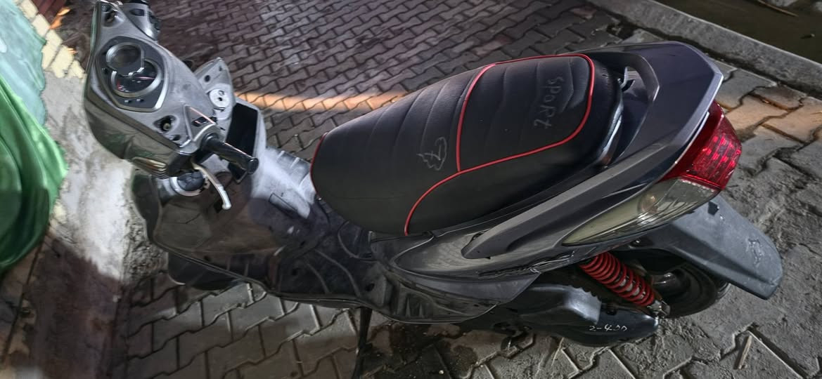 سلام عليكم سكنس البيع نضيفه لحاله سعر مليون و 100)) ***********
