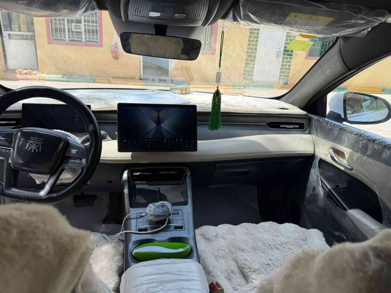 BYDGin Plus مديل 2025 فوول مواصفات مكفوله دواخل بيجي 13 كامره ركن ذاتي رادارت بكل الجوانب نقاط عمياء قياده ذاتيه وتحديد مسار فتحه سقف كشنات جلد و تدفئة علماً أرضية جلد حتى الصندوق كذلك تغليف الأبواب ب النايلون وشاشه مبرمجه وبيها   عددة برامج السياره ماشيه 10 تلاف بأسمى
السعر 24 ميلون
 *********** العنوان كربلاء للإستفسار
