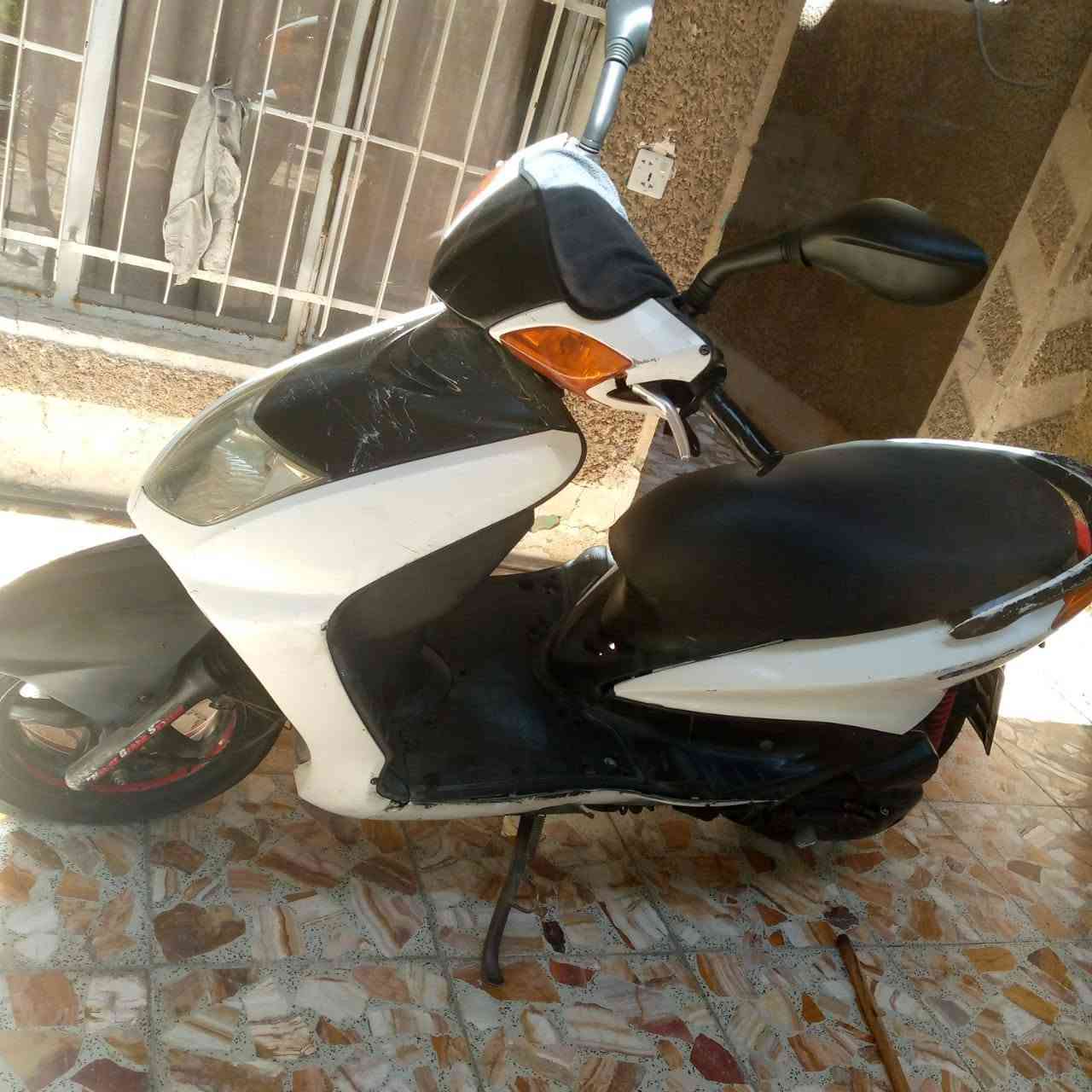 السلام عليكم
للبيع دراجه سكنس نثيه
رقم الهاتف ***********
