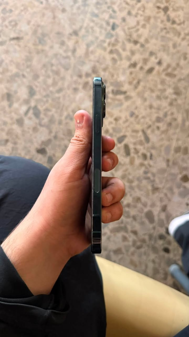 سلام عليكم
آيفون 13 برو ماكس 
جهاز نضيف 
فقط مستبدل شاشه أصيله من ابل
ذاكرة 265
بطارية 91
السعر ٦٥٠ وبي مجال
عنواني بغداد حي الجهاد 
الرقم : ‭***********‬
