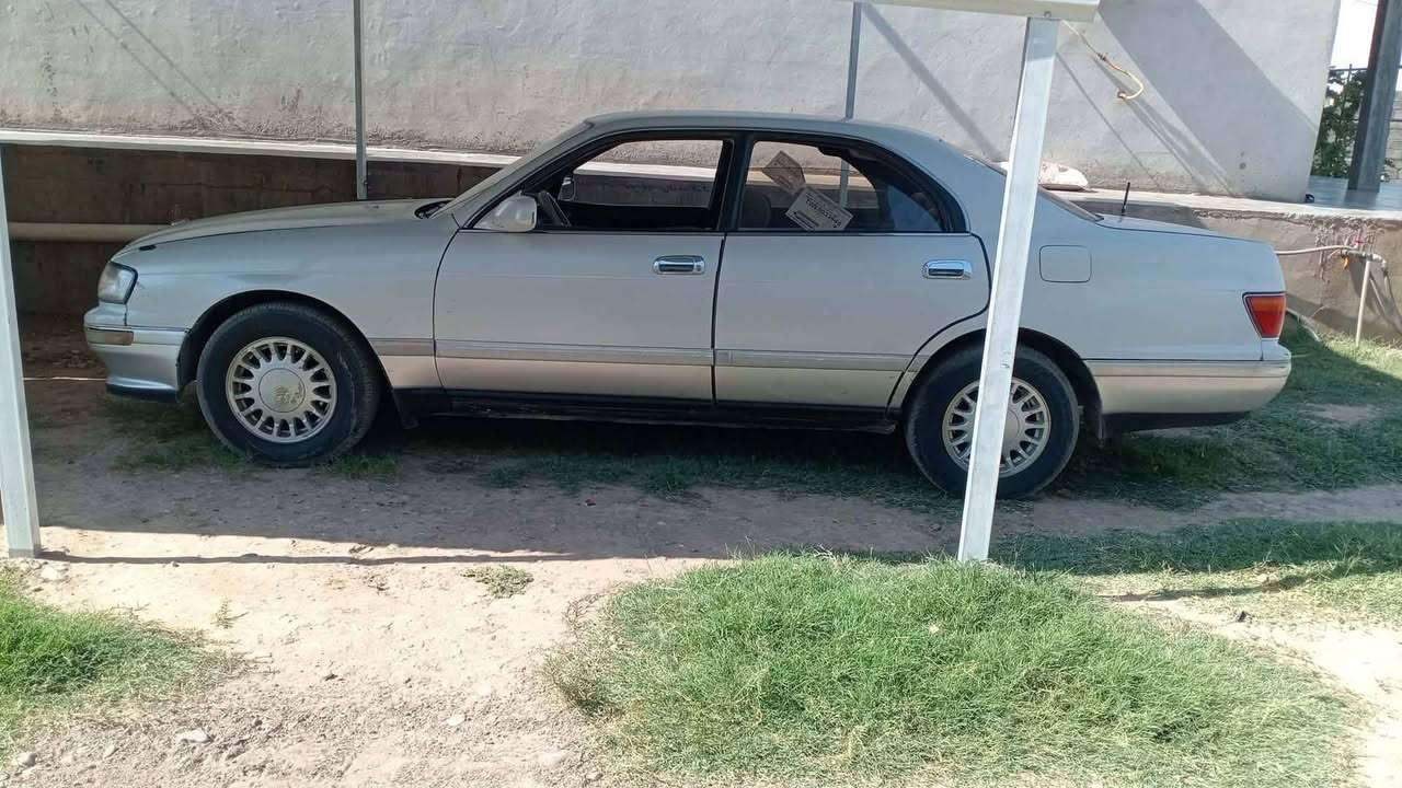 السلام عليكم سياره بطه نضيفه رقم نينوى سنويه ل 27 الماني شرط التحويل محرك ثنين ونص 2500 كير ومحرك شرط موديل 95 كمبريسر تبريد عاطل مراوس بسيارة حديث انطي ورقتين بالشهر
مكان السياره الشرقاط الخضرانيه 
*********** 
***********

السعر 58$
