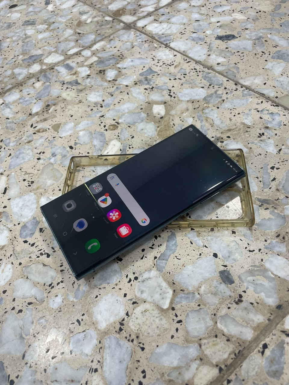 كلاكسي S22 ألترا   ذاكره ٢٥٦. دبل. خط شرق اوسط 
بي فطر بسيط وخط واضح. بالصور. والباقي. كله مكفول سعره  ٣٠٠ ألف قفل مكان بغداد ***********
