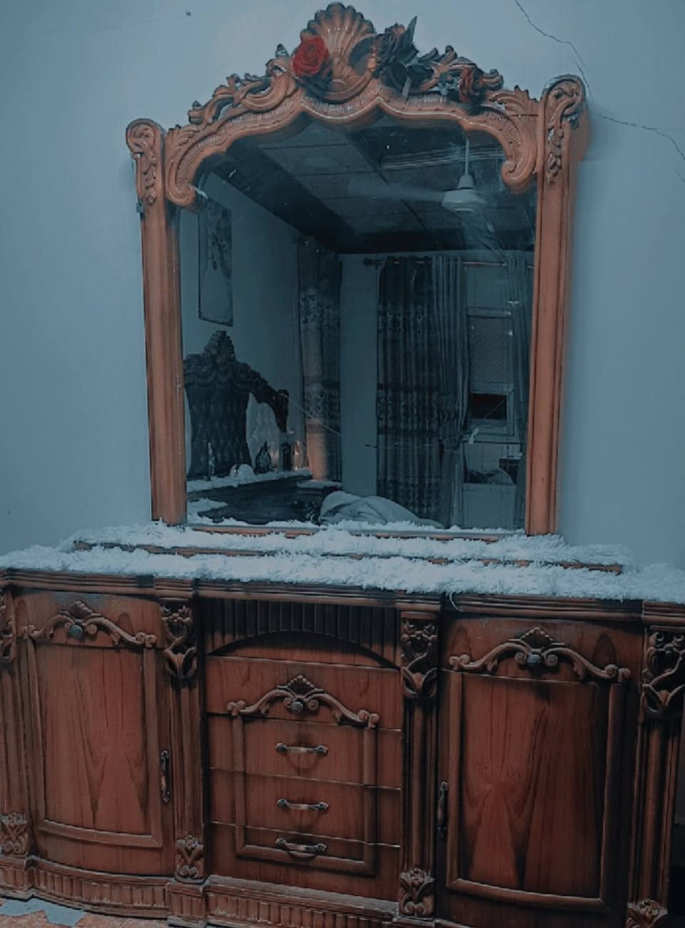 السلام عليكم عندي غرفة نوم للبيع خشب صاج ثقيل فصل السعر مليون و400الف بيها مجال *********** واتس *********** مكاني موصل
