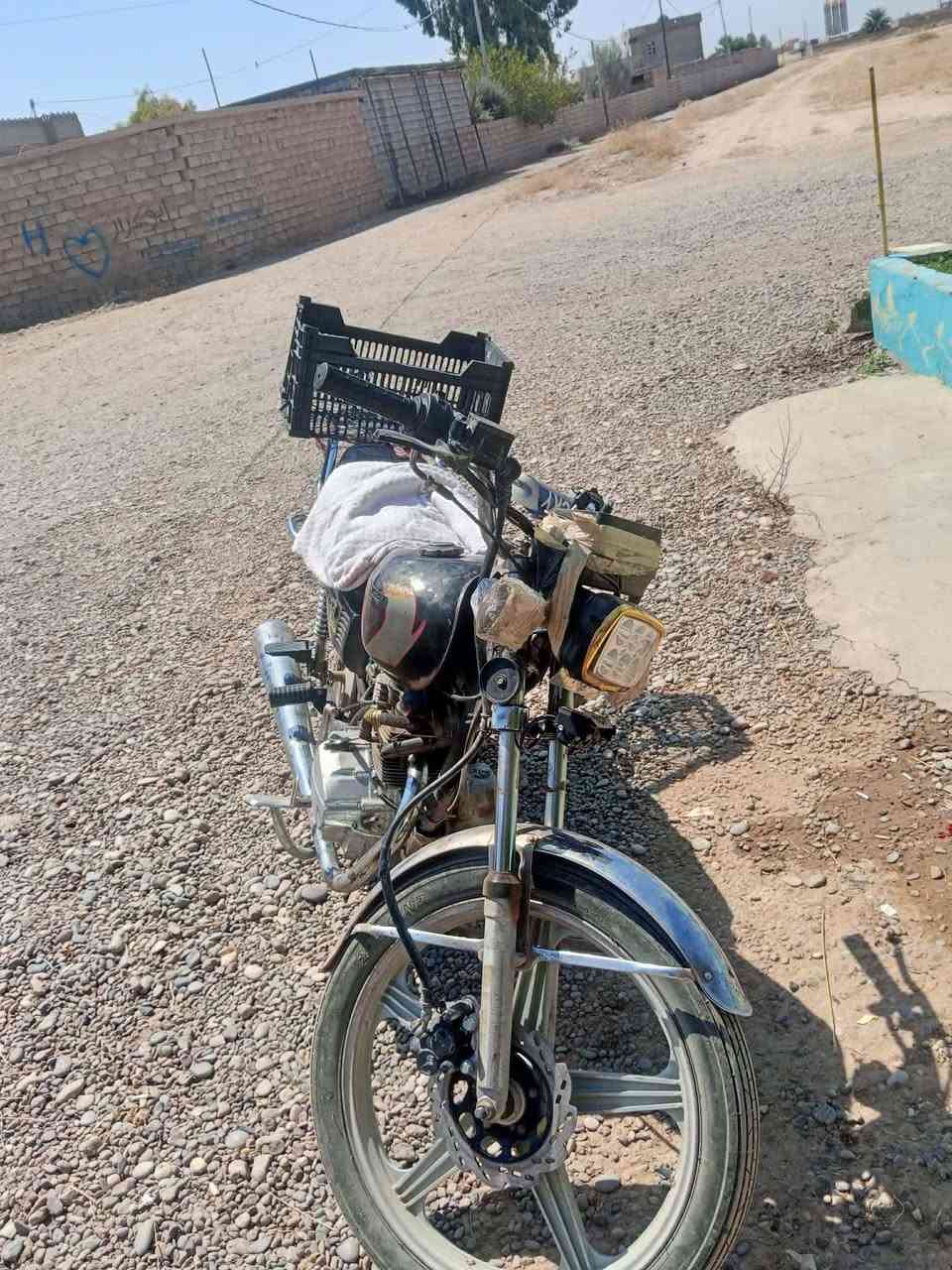 موطور للبيع
نامه برو 5گير 
موطور حس ناعم معمر جديد
السعر 250وبيه مجال بسيط
اتصل ***********
