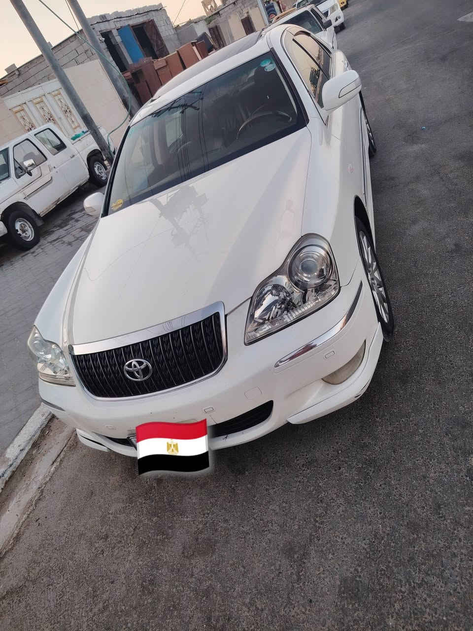 *للبيع كراون ماجستا 2004- بأسمي تحويل فوري* 🚗

*المواصفات:*
- *النوع:* تويوتا كراون ماجستا
- *الموديل:*2004
- *اللون:* [ابيض صدفي]
- *المحرك:* 8 سلندر- مكينة شرط
- *الكير:* اوتوماتيك شرط
- *التبريد:* تبريد امامي خلفي "رادار" + تبريد امامي ثلاجة باردة
- *الفتحات:* فتحة سقف 
برده خلفيه 
- *الدكم:* 5 دكم فول مواصفات
- *الحالة:* السيارة جديدة كلش، جاهزة، مابيها نقص ولا عطل
- *السنوية:*  وتحويل
- *الضمان:* مكفولة من كلشي كير مكينه حداديه عشرط شرعي اصوليات 

*مميزات اضافية:*
1.  *غرفه جديده كلش
2.  *شاصي اوكص مكفوله
3.  *تاير وبطارية* جدد
4.  *مسجل وشاشة* وكاميرا خلفية
5.  *حساسات + تحكم ستيرن* 

*الملاحظات:* سيارة كفاله عامه ع كل عيب 
السيارة ما بيها اي نقص، كلشي شغال 100%. تبريدها ثلاجة بالصيف، 
*] تواصل اتصال أو واتساب
*المكان:* بصرة زبير
*الاتصال:* [***********] ابو علي 

التحويل باسمي مباشر. تحويل ثاني يوم هزه جديده.
