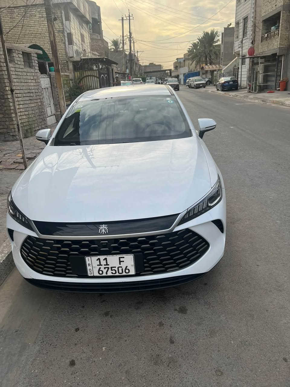كفالة عامة سيارة ناطقة بلغة العربية السعر ٢١ مليون بيهة مجال بسيط جدا حك جية سيارة بسمي بيع شرط التحويل يعني مباشر أكاتبك مروري مكاني بغداد جديدة ***********
