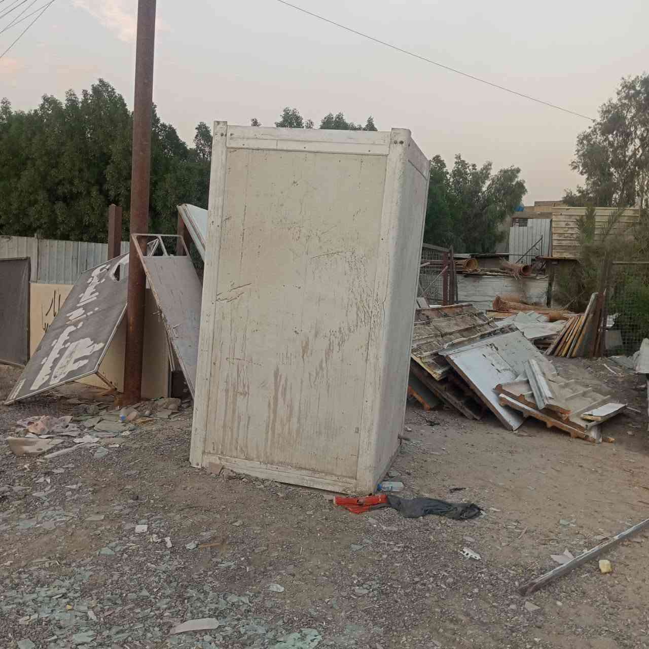 للبيع: صحيات متنقلة (WC) جاهزة - شغل أمريكي أصلي
​النوع: حمام / تواليت متنقل (WC) كرفان.
​المواصفات: صنع أمريكي (عالي الجودة ومتين)، جاهز للاستخدام.
​الحالة: مستعمل بنظافة ممتازة وبناء قوي.
​المميزات: باب ألمنيوم محكم مع شبك تهوية، هيكل قوي يتحمل الظروف الجوية، مناسب جداً للمواقع الإنشائية، المزارع، أو الحدائق والمشاريع.
​الموقع: [بغداد / الدورة ]
