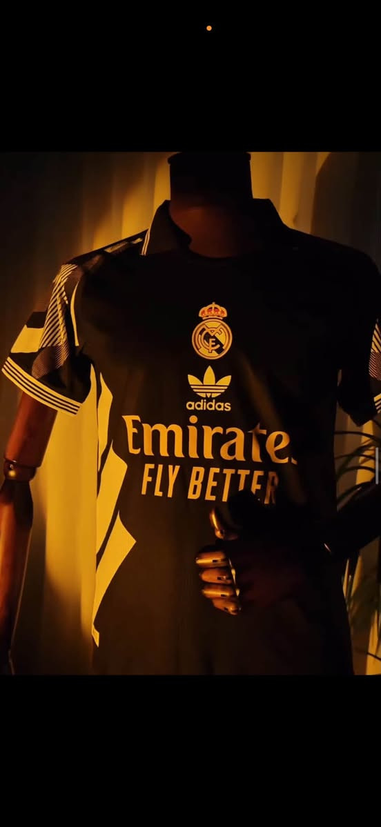 قميص ريال مدريد - الاصلي
للي يحب الستايل الكروي الفخم
* بجودة مميزة وتفاصيل مرتبة
§ السعر: 25 ألف فقطط ا❤️‍🔥
التوصيل مجاناً لجميع المحافظات .
لطلب راسلنا خاص او على الرقم ***********
الكمية محدودة - لا تفوّت العرض!
