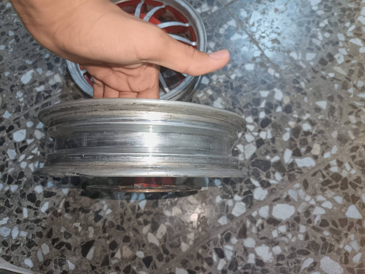 وياله نجمه بلاد شرط مختم
لون احمر 
عدله فول مابيهن عواج
يرهم علي جميع الماكس120
+كابريته تجاري لبيع شغاله
سعر الويل175وبي مجال واذا متعرف سعرهن لاتحجي 
سعر الكابريته20قفل
رقمي واتساب***********
