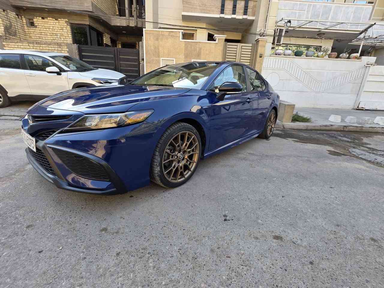 كامري 23 هايبرد se نايت شيد اديشن
للبيع فقط
السيارة ليبل واحد وبدون صبغ
كامري موديل 2023 هايبرد رقم بغداد
العداد :56000  كيلو متر  وقابل للزيادة
#مواصفات se نايت شيد بلاك اديشن
ويل برونزي بلادي شركة TRD
بصمه 
دخول ذكي 
تشغيل عن بعد
مرايه اوتو دم تعتيم ذاتي 
رادارات محيطيه 
نقطة عمياء
تحديد مسار 
3 وضعيات قيادة
EV مود
اوتو هولد
سايد بريك كهرباء
كشنات جلد و غيرها من المواصفات المعروفه 
#الضرر جاملغ خلفي مصلح بارد 
وبيها بالقمارة بارد مال تحميل الحاويةومصلح كما موضح بالصور
السيارة ليبل واحد وبدون صبغ فقط
بيها ملاحظات بسيطة تحتاج ادامة
مكانها /  بغداد المشتل 
السعر 31 مليون ونص  وبيها محال بسيط
الشراي يتصل 
للاستفسار  للاتصال

***********
