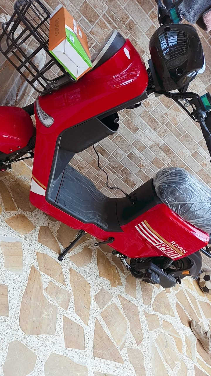 R900  الريان
سعرة من النهايه ٤٥٠ ألف التواصل على الرقم
***********
شرط ملف عقل البطاريات شرط كلش نظيف إستخدامه
كلش قليل
