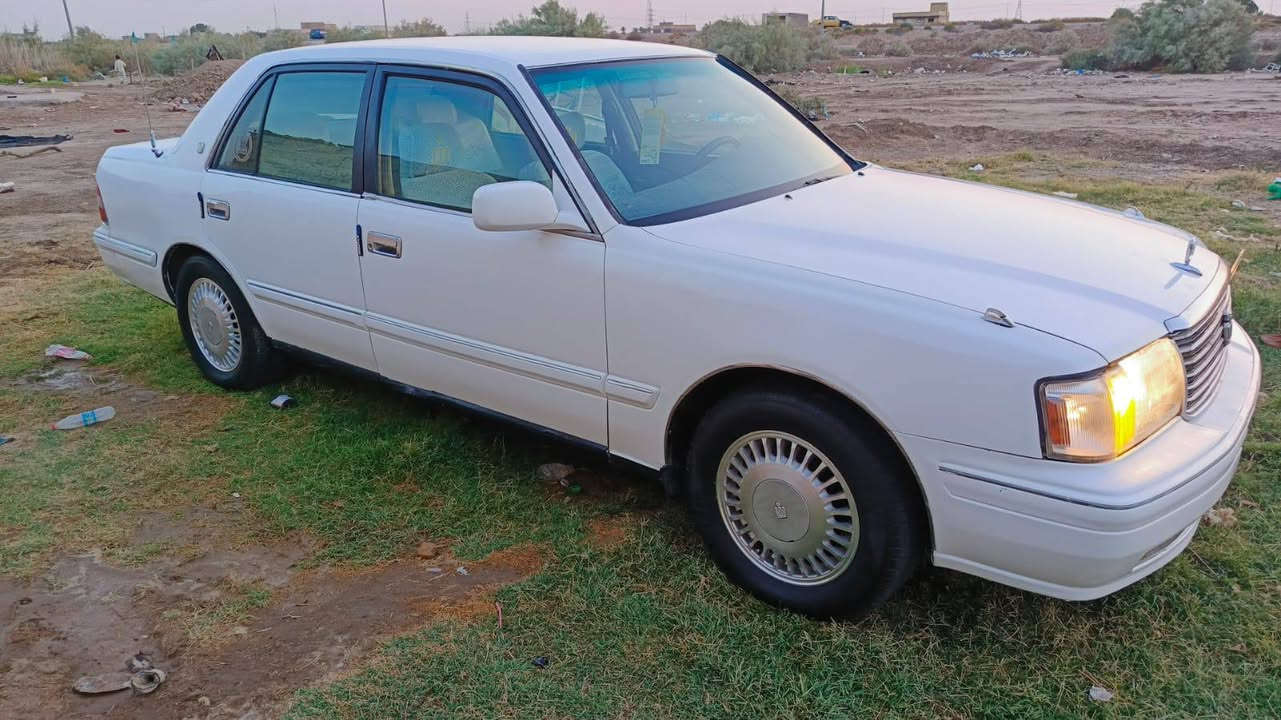 سلام عليكم البيع راس ثور تكم يسر بلاد 
موديل 1998الون بيض 🍳 سياره مكفوله 
من ضربه نغل وعيب شرعي رقم بصره مشروع 
وطني سنويه مجدده محرك جديد 2 ونص تخم تاير فبل سبوع تبريد قرفه جديده سعر 88 مراوس حسب قناعه ***********
