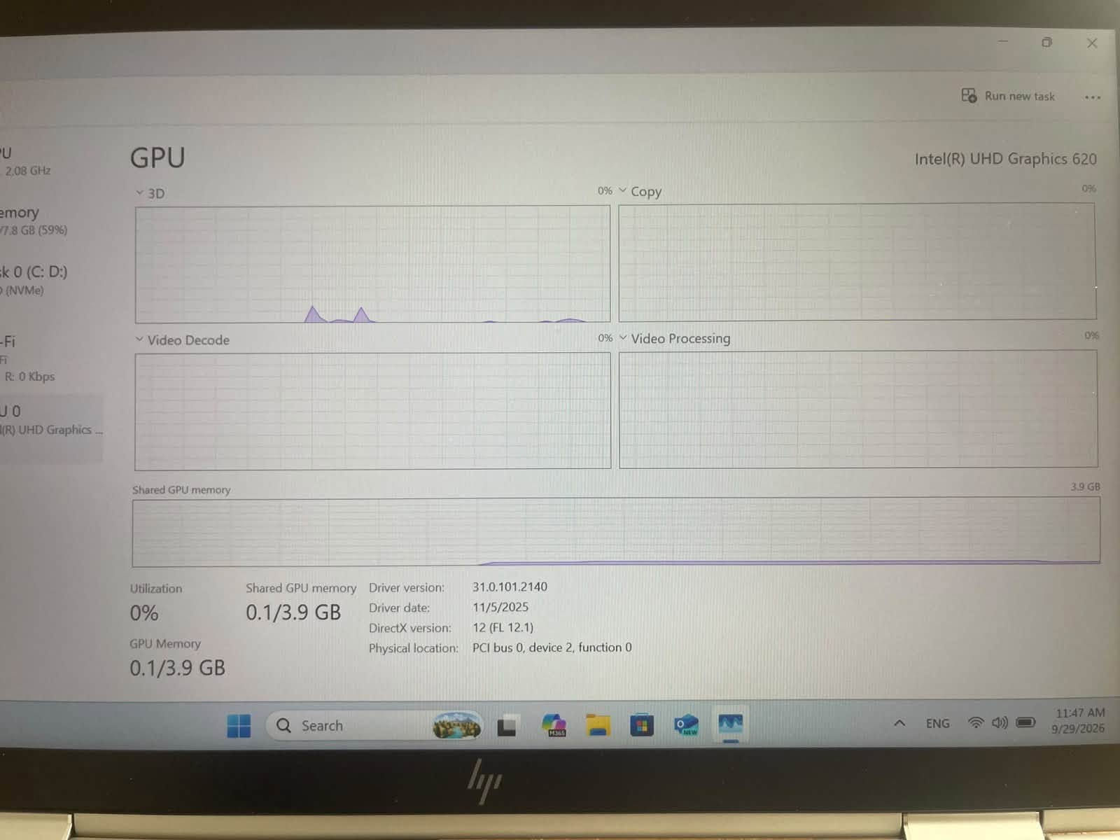 HP EliteBook x360 1030 G3 — المواصفات الكاملة

الشكل: حاسوب محمول قابل للتحول مقاس 13.3 بوصة مع مفصل بدوران 360°

المعالج: الجيل الثامن من Intel Core i5-8350U

الرسومات: Intel UHD Graphics 620 (مدمجة)

الذاكرة: 8 جيجابايت LPDDR3-2133 ميجاهرتز

التخزين: 256 جيجابايت SSD من نوع PCIe NVMe (بتنسيق M.2)

الشاشة: شاشة لمس IPS مقاس 13.3 بوصة، Full HD (1920 × 1080)، سطوع 400 شمعة (أو 700 شمعة مع HP Sure View)

المنافذ: 2x USB-C (Thunderbolt 3)، 1x USB 3.1 Gen 1، 1x HDMI 1.4، 1x مقبس سماعة/ميكروفون مشترك

الاتصال اللاسلكي: Wi-Fi 802.11ac، Bluetooth 4.2؛ NFC و4G LTE اختياريان

الأبعاد: 30.58 × 20.5 × 1.58 سم (12.04 × 8.07 × 0.62 بوصة)

الوزن: يبدأ من 1.25 كجم (2.76 رطل)

البطارية: 4 خلايا، 56.2 واط/ساعة ليثيوم أيون؛ محول 65 واط USB-C

الصوت: Bang & Olufsen، أربعة مكبرات صوت، ثلاثة ميكروفونات متعددة الاتجاهات

الكاميرا: كاميرا ويب Full HD 1080p؛ IR اختيارية لـ Windows Hello

لوحة المفاتيح: مضاءة خلفياً، مقاومة للانسكاب، HP Premium Collaboration Keyboard

الأمان: قارئ بصمات الأصابع، TPM 2.0، فتحة Kensington Nano

نظام التشغيل: Windows 11 Pro 64-bit

الجهاز نظيف جداً، مستخدمه فقط للعمل بل مكتب. الشاشة لمس و بي بصمة وجه و بصمة اصبع لتسجيل دخول و موجود ويا الشاحنة الاصلية والويندوز امفعل ال11 pro مدى الحياة. السعر ٤٠٠ الف و بي مجال.

***********

نص مكتوب في الصور:
- Find a setting System > Display > Advanced display Display information Internal Display Display 1: Connected to Intel(R) UHD Graphics 620 Desktop mode 1920 x 1080, 60.03 Hz Active signal mode 1920 x 1080, 60.03 Hz Variable refresh rate Not Supported Bit depth 6-bit Color format RGB Color space Standard dynamic range (SDR) Display adapter properties for Display 1 Choose a refresh rate A higher rate gives smoother motion, but also uses more power More about refresh ra Dynamic refresh rate To help save power, Windows adjusts the refresh rate up to the selected rate ab Dynamic refresh rate isn't supported More about dynamic refresh rate Related support
- Intel(R) Core(TM) i5-8350U CPU @ 1.70GHz % Utilization 100% 0 60 seconds Utilization 0% Speed 2.48 GHz Processes 186 Threads 2388 Handles 80302 Up time 0:11:06:12 Base speed: 1.90 GHz Sockets: 1 Cores: 4 Logical processors: 8 Virtualization: Enabled L1 cache: 256 KB L2 cache: 1.0 MB L3 cache: 6.0 MB Search ENG 11:46 AM 9/29/2026
- Memory Memory usage 8.0 GB 7.8 GB 60 seconds 0 Memory composition In use (Compressed) 4.6 GB (136 MB) Available 3.2 GB Speed: Slots used: Form factor: Hardware reserved: 2133 MT/s 2 of 2 Row of chips 157 MB Committed 3.9/9.7 GB Cached 2.3 GB Paged pool 312 MB Non-paged pool 284 MB Q Search ENG 11:47 AM 9/29/2026
- Run new task GPU Intel(R) UHD Graphics 620 3D 0% Copy 0% Video Decode 0% Video Processing 0% Shared GPU memory 3.9 GB Utilization 0% GPU Memory 0.1/3.9 GB Shared GPU memory 0.1/3.9 GB Driver version: 31.0.101.2140 Driver date: 11/5/2025 DirectX version: 12 (FL 12.1) Physical location: PCI bus 0, device 2, function 0 Search ENG 11:47 AM 9/29/2026