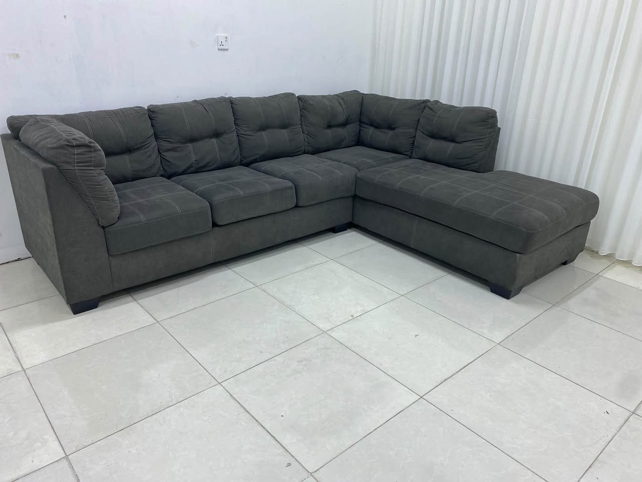 كورنر ماركه اشلي الامريكي قماش كتان مقاعد طبيه 100‎%‎ خشب الطبيعي زان شي راقي جدا كوشات متحركه سحاب سهل تنضيف عنوان اربيل  باداوه للتواصل ماسنجر واتساب ***********
