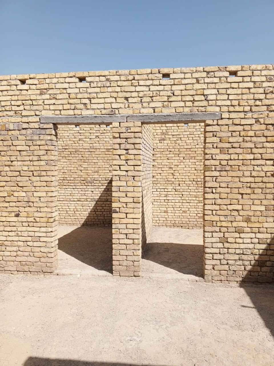 السلام عليكم 
هيكل غير مسقف للبيع
،حي المصطفى، الجزيرة، مساحته (250م)
يفتح على متنزه 

يتكون من غرفتين وصالة ومطبخ حار وبارد واستقبال وصحيات، 

زائدا مشتمل يتكون من غرفة ومطبخ وصحيات

للاستفسار/ مراجعة مكتب عقارات الفنار مجاور مستشفى الخضر العام (***********)
