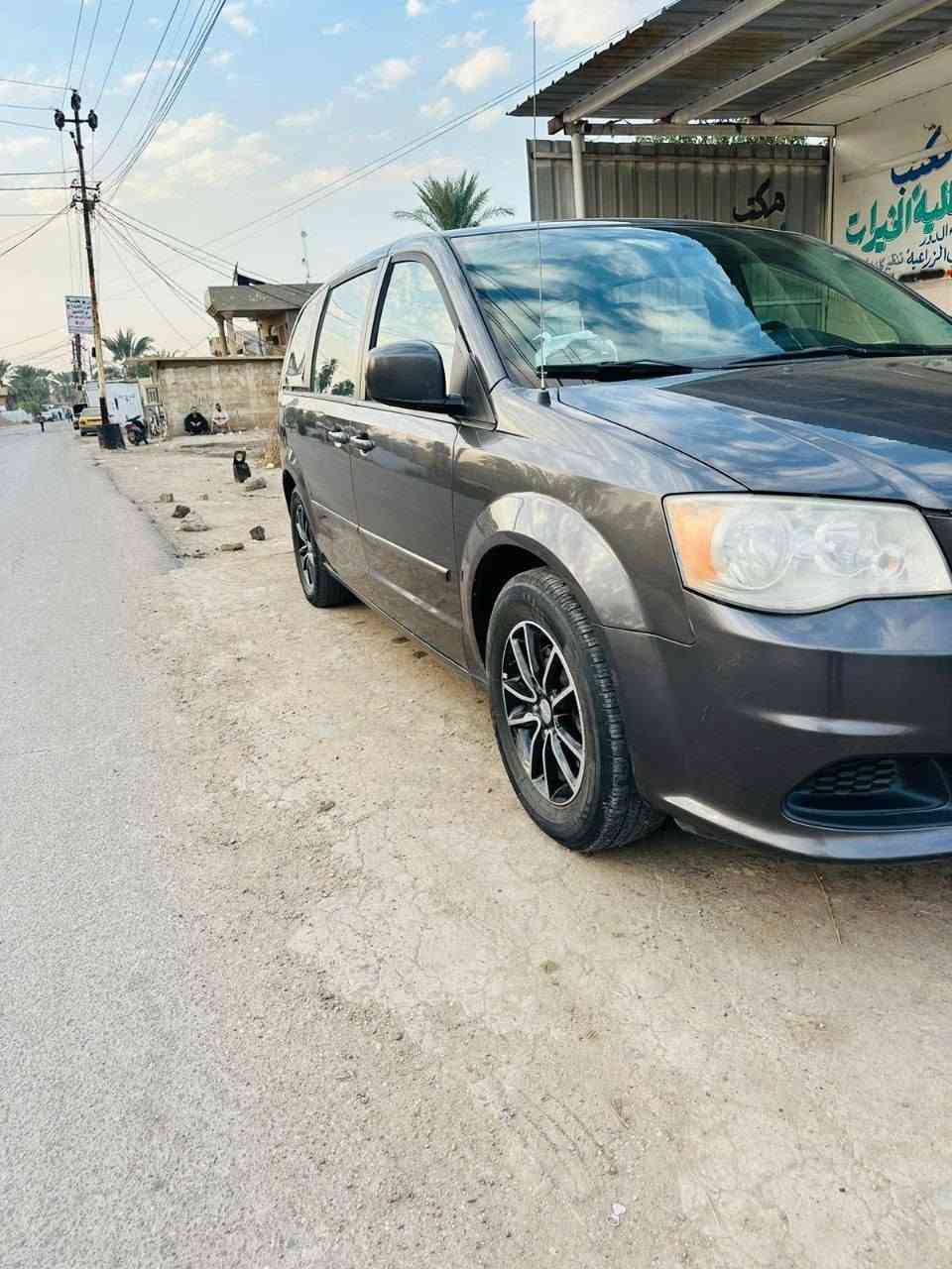 السلام عليكم دوج كرفان 2015 للبيع سياره حادثها ضربه يا القمر وضع عليها طابوقه تحكم ستريم ثلاث قطع
وباقي الموصفات
السعر ١٤٥
التفاصيل ***********
