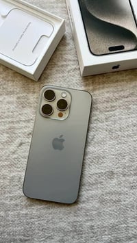 آيفون ١٥ برو ماكس • ٢٥٦ • بطاريه ٨٥٪