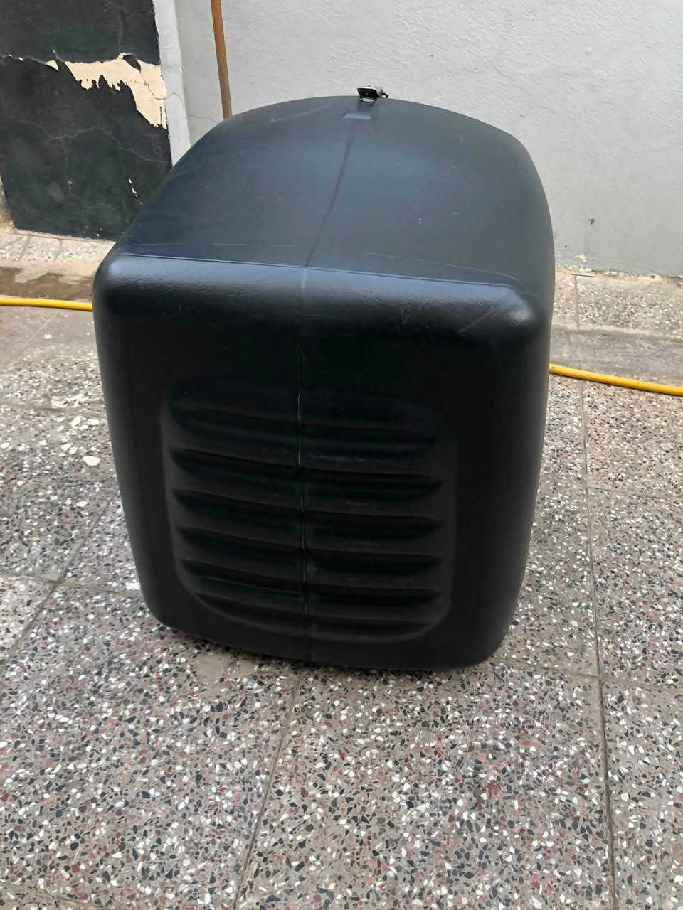 صندوك • مستعمل شهرين • شارع مطار
