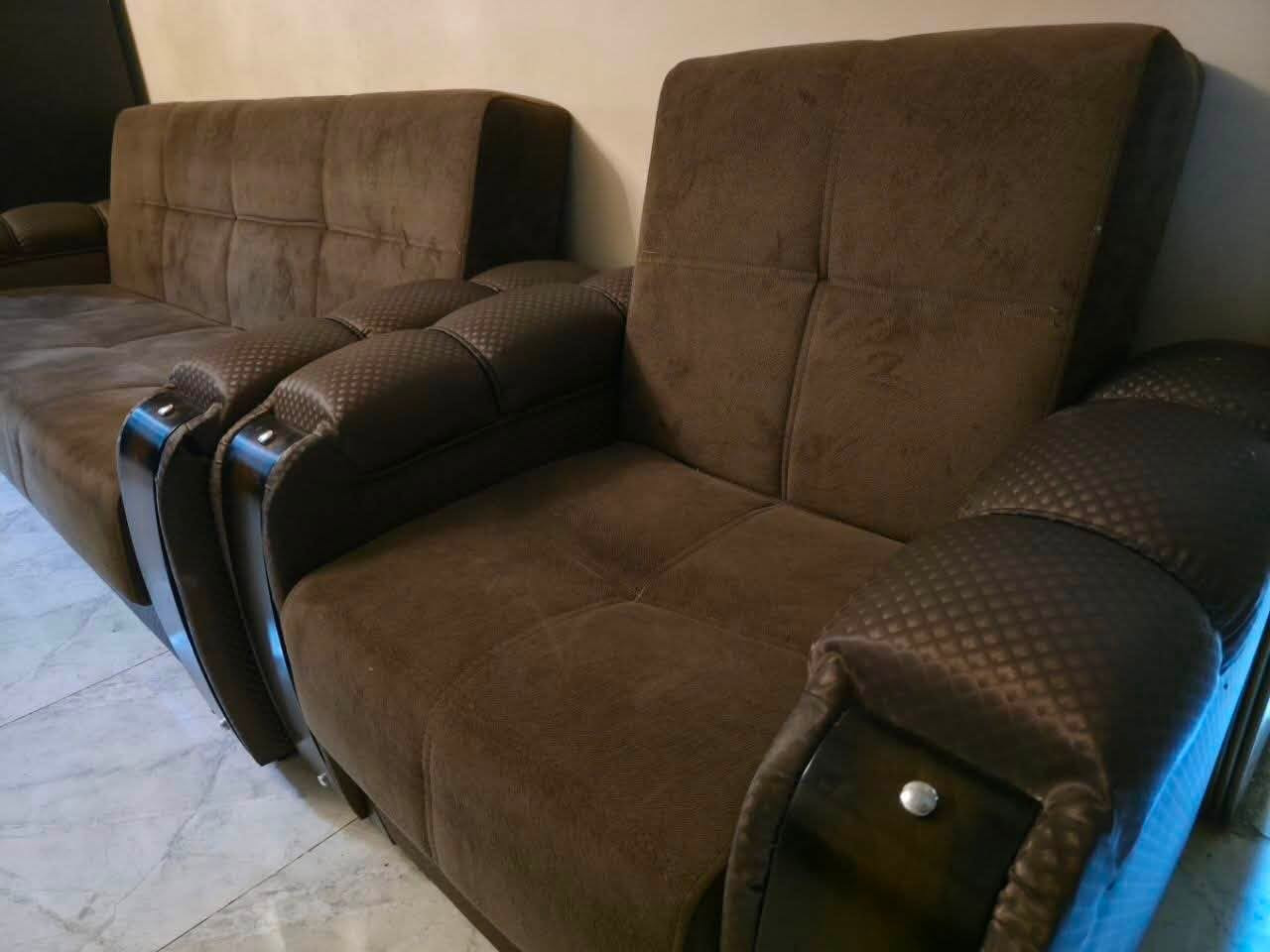 للبيع تخم تركي ضخم 10 مقاعد سرير ومخزن
بعدة بالباكيت الكامرة ضالمتة 

مقعد سبرنك لاخسف ولاشي 

مخازنة مقسمة وجدا نظيفة

مستعجل على بيعتة 

ماخذة ب 1950 

رايدة ب650 وبي مجال للشراي 

هذا رقمي ‪***********‬  ‬

