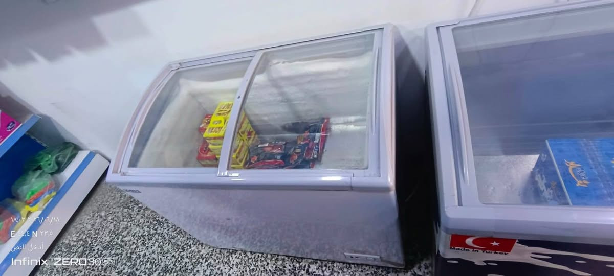 للبيع جدد
المجمده صغيره سعر ٢٥٠
عارضات جدد عدد ٣ دبل باب سعر الوحده ٧٥٠ 
اكو توصيل اتريد تجي اتشوف أهلا وسهلا  مراسله خاص او أتصل على الرقم 
***********
