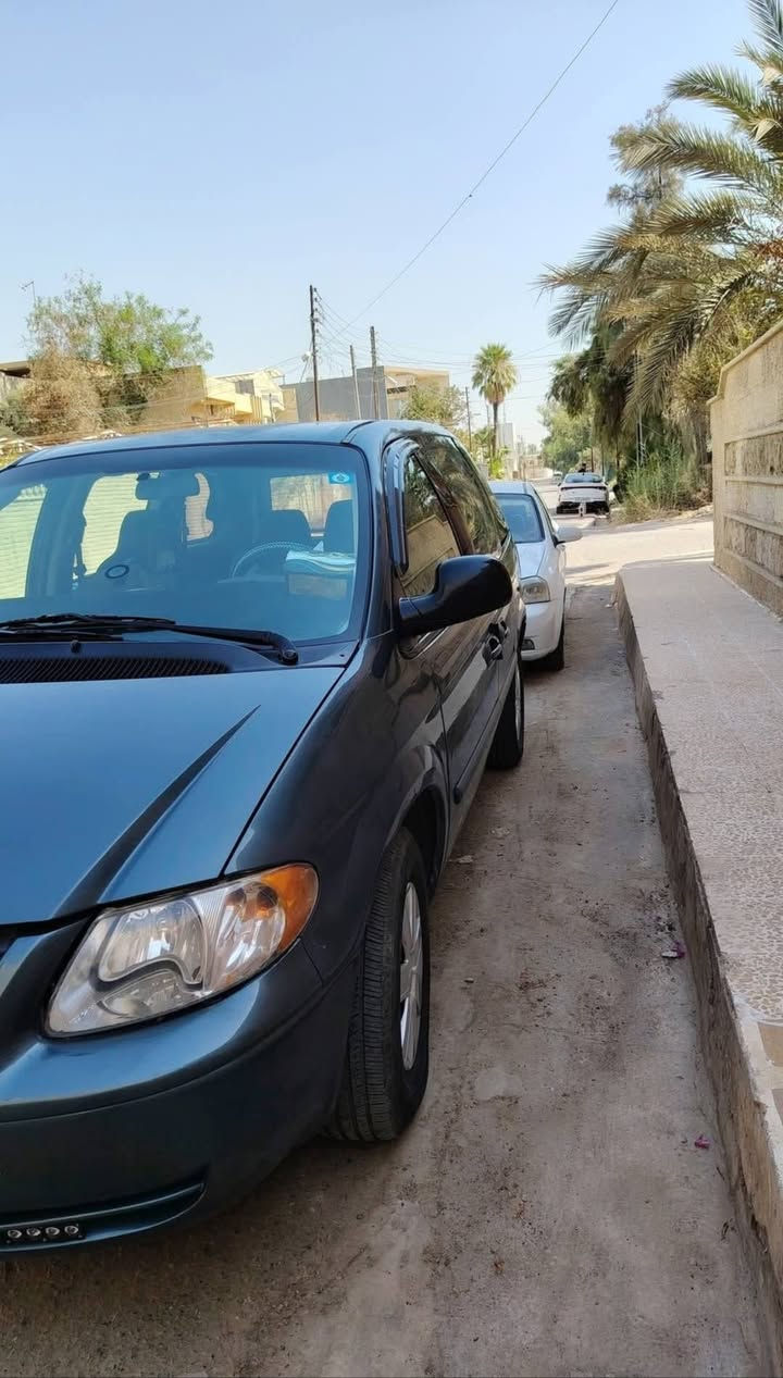 كلايسر ٢٠٠٥ السيارة جاهزة باسمي بيها ٣قطع صبغ جمالية ماتصرف عليا كلشي كابون بيها التفاصيل اتصل وتدلل ***********.  ***********

بيع او مراوس حسب القناعة
