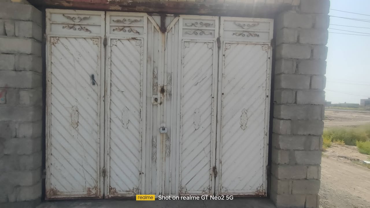 السلام عليكم للبيع سندويش عدد5طول الوحده 7متر +باب تفتري  للاستفسار *********** مكاني كوت
