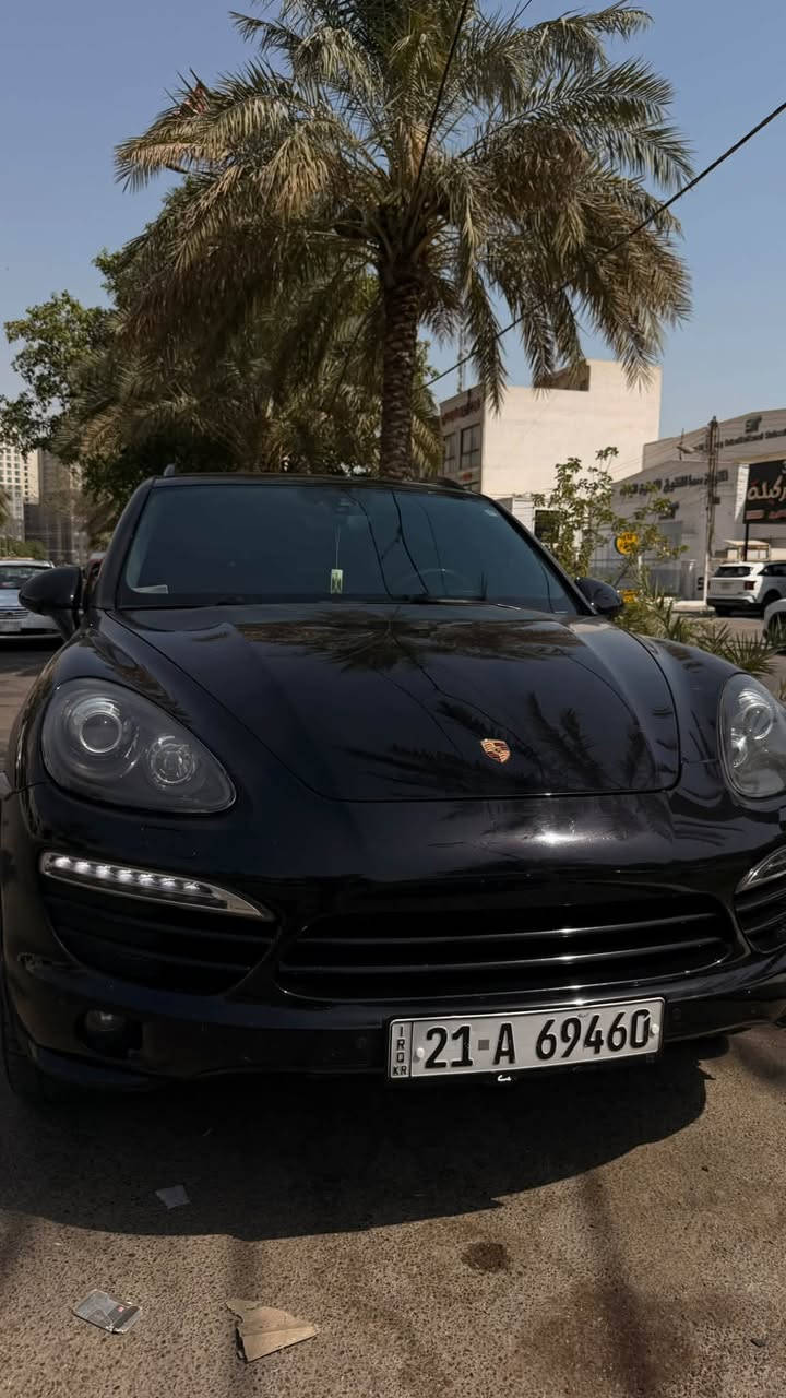 انضف بورش suv بالعراق كايين s 2014 مكفولة كفالة عامة خليجية السيارة فول مواصفات مكينة + كير على وضع الشركة v8 تنفس طبيعي  

- اللون عنابي نيلي ( مميز ) 
- رادار امامي 
- رادار خلفي 
- ماشيه 130 الف كيلو 
- كامرة 
- حساسات 
- تضليل بالسنوية من مرور سليمانية 
- مري شفط 
- جكات ٣ وضعيات 
- ثلاث وضعيات قيادة ( normal - sport - eco ) 
- قيادة مريحة وسلسلة 
- محرك وكير كفالة على وضع الشركة برغي واحد ممفتوح + المحرك المرغوب والاقل تعقيداً v8 تنفس طبيعي 
- تبريد 8 قطع بارد جداً 
- مساج كشنات 
- تبريد كشنات 
- تدفئة كشنات 
- لون الكشنات احمر جلد طبيعي اصلي 
- السقف كنتارا اصلي 
- المقابض كاربون فايبر اصلي 
- الستيرن كاربون فايبر اصلي 
- شفتات بالستيرن 
- تدفئة ستيرن 
- وضعيات كهربائية مختلفة للكشنات + خزن 3 حركات 
- بنوراما فتحتين 
- نظام الملاحة 
- بردات خلفية 
- تحكم منفرد بالمقصورة الامامية للجهتين 
- تلفون خاص بالشركة 
- سماعات رأس البورش الاصلية 
- سستم سماعات  Burmester High-End Surround Sound اقوى سستم بالعالم يجي 16 سماعة 
- صندوق كهرباء 
- السيارة جاهزة تاخذ وتروح بيها لالمانية اذا وكفتك تعال رجعها اي نقص مابيها من صدر ودهن وفلاتر 

هذه الفئة بيها كلش هواي مواصفات ذكرت فقط التفاصيل الي نبحث عليهن احنه 

اما سعر السيارة فمستحيل تلكي هل سعر بهيج نظافة 
26.500$
 للتواصل ***********
