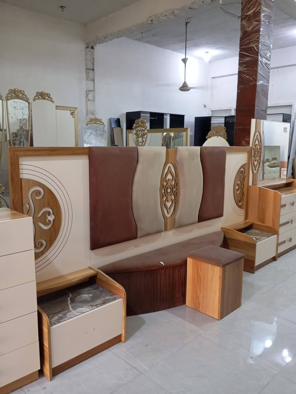 غرف نوم تركي 10كنتور مع غرف نظيفة فول .شد ونقل مجاني للطلب على الخاص والرقم8 0772205247
معرض هيثم شامل
