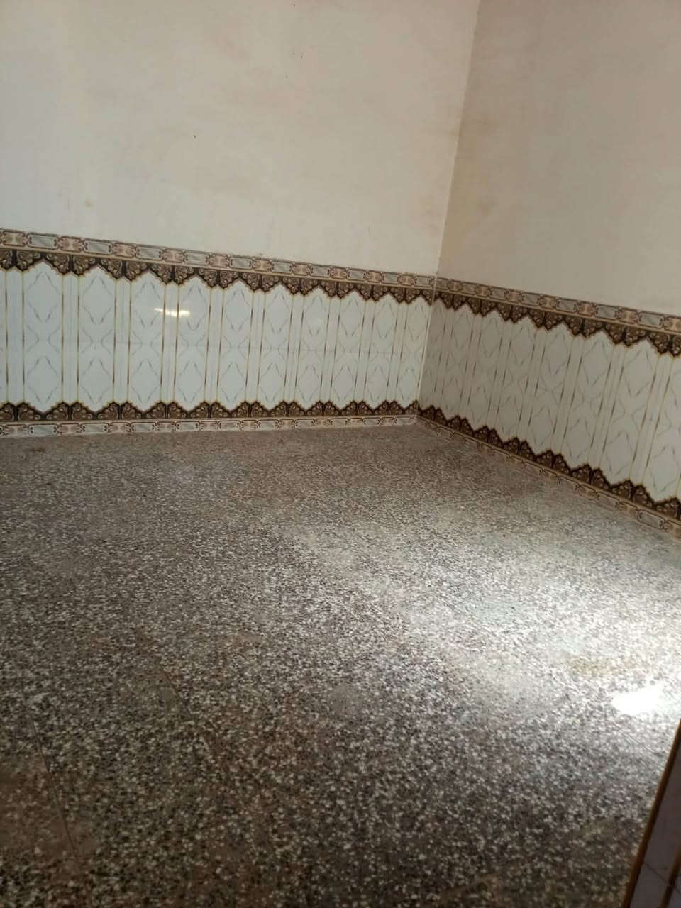 🏠 بيت للإيجار
للإيجار في منطقة الزعفرانية/الترجمانية او شارع66
🏡 المساحة: 100متر طابق ونص
📞 للاستفسار والتواصل ‭***********‬

للمهتمين مراسلتي خاص
