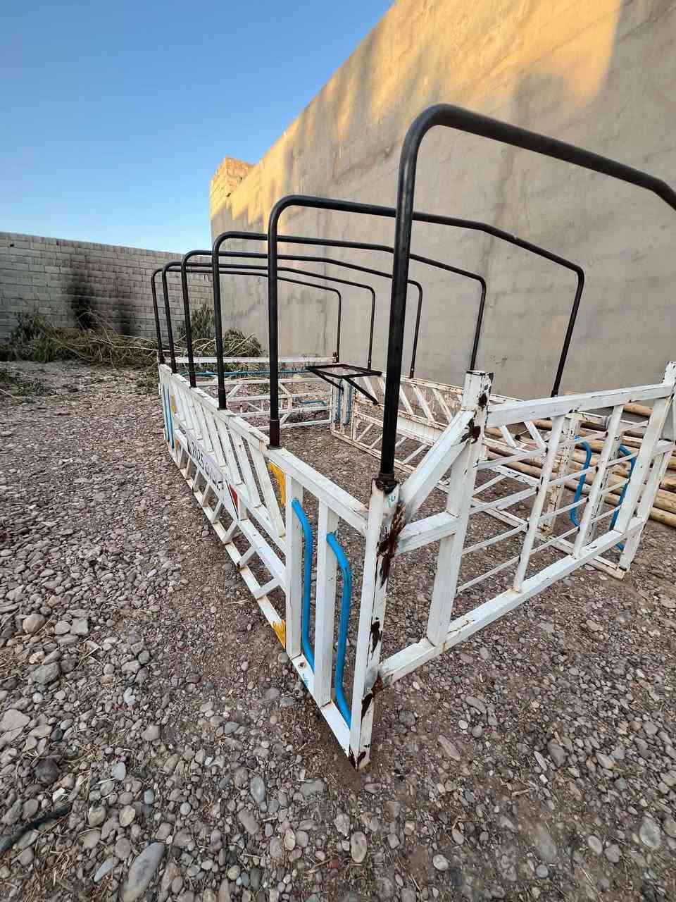 ئةم محةجةره مان هةيه بؤ فرؤشتن بؤ 2700 بؤ3000. ده بي***********٠
