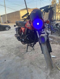 دايون سولنك • ٢٢ • اوراق