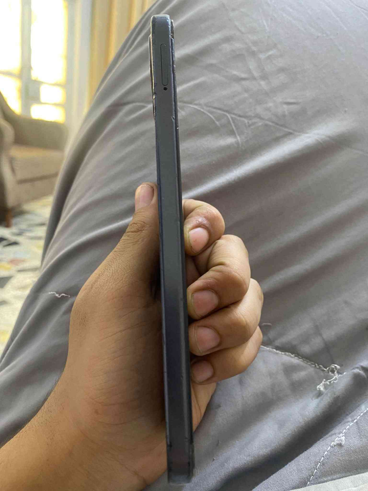 سمارت 10 • ١٢٨ • شاشه مكسوره