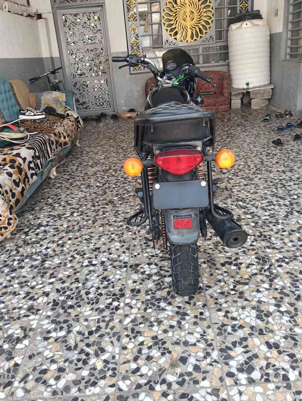 سلام عليكم من رخصة المشرف دراجه بوكسر سنويه كهربائيات كله شغاله سعر 1425وبيه مجال الرقم ***********
