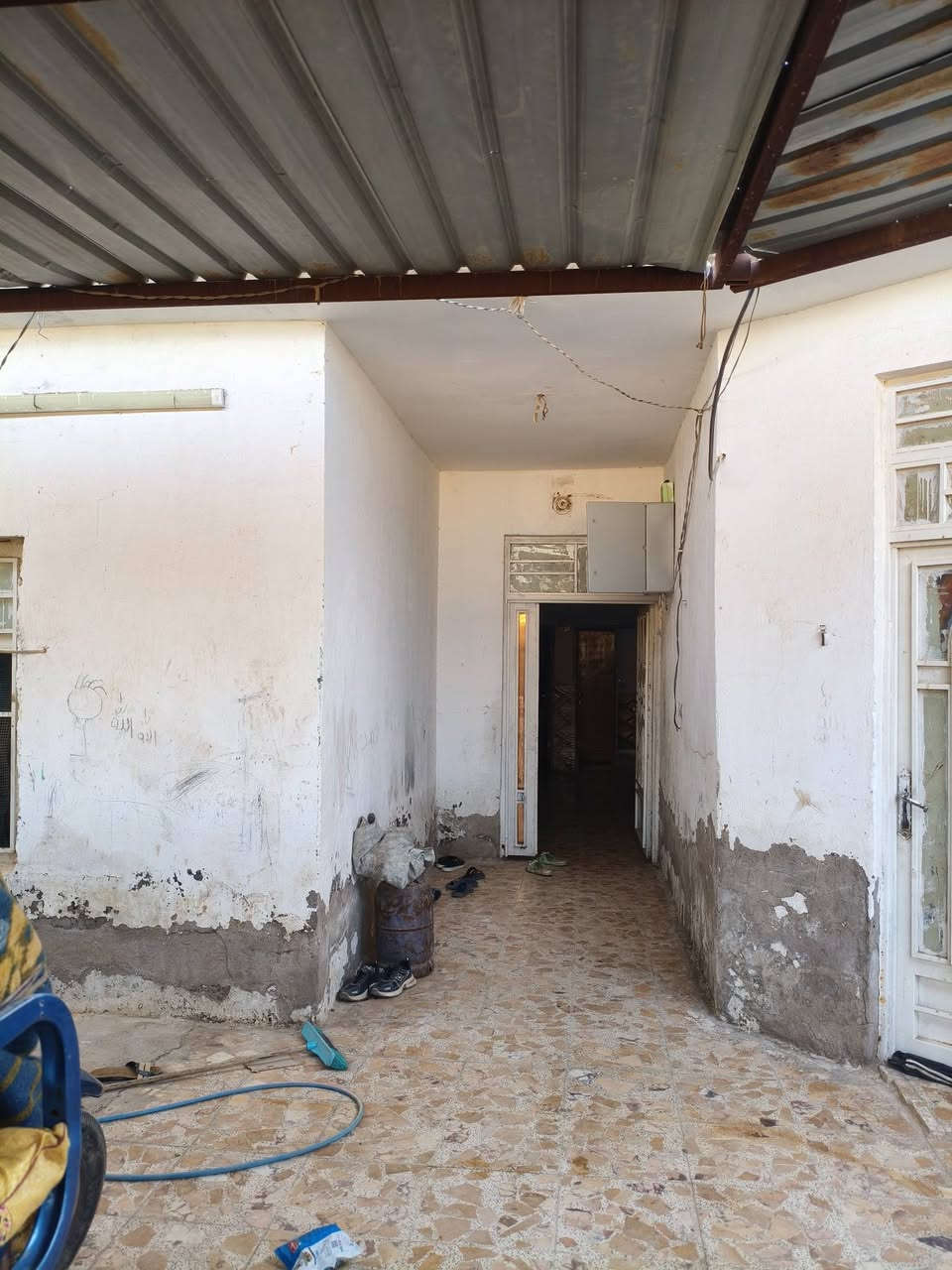 🏠 بيت للبيع – حي الجوادين / شارع نفط
📍 الموقع: حي الجوادين – شارع نفط
📏 المساحة: 300 م²
🏗️ البناء: بلوك وصب
🚗 الموقع مميز جداً: يبعد فقط 150 متر عن الشارع العام الرئيسي

✨ مناسب للسكن ، وموقعه قريب من الشارع العام وسهل الوصول.

📞 للاستفسار والتفاصيل: ***********
