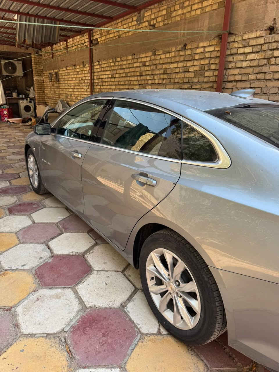 بيع فقط
السلام عليكم 

شوفرليت ماليبو مديل 2023. فئه LT. رقم ميسان 

محرك 1500 تيربو     صور الحادث بالمنشور. 

مواصفات 

1- تشغيل عن بعد 

2-بصمه أبواب + بصمه جنطه 

3-اوتو ستوب 

4- رادار امامي 

5-كشن السائق كهرباىي

6- تبريد قطعتين 

7- كشاف نهاري LED. اوتو 

8- مثبت سرعه 

9-تحكم ستيرن 

10- سايد بريك بصمه 

11- كامره خلفيه على حركه الأستيرن  

12- حساس تايرات

13- مانع الانزلاق 

14عدم مغادره السير 

السعر 135 وبيها مجال قليل 

سياره نضيفه الله شاهد فقط دهن وبانزين

مكان السياره ميسان 

للاستفسار الاتصال على رقم ***********
